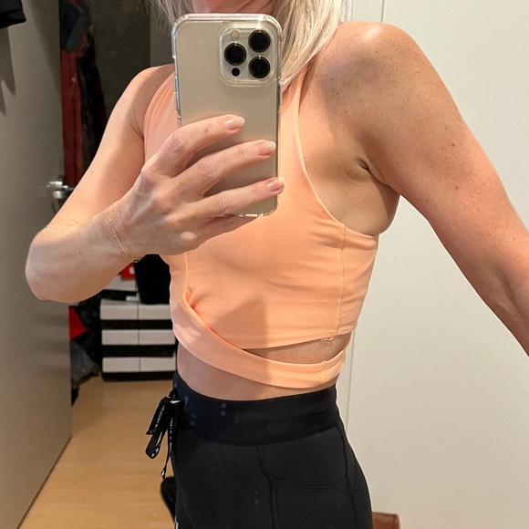 Athleta Conscious Crop Cut Out Bra - Picture 6 of 6